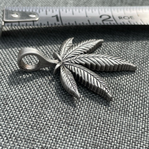 Pot Leaf Silver or Pewter? Necklace / Bracelet Pendant Charm TM&C - Picture 4 of 7